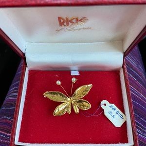 Vintage Gold Plate brooch with pearls